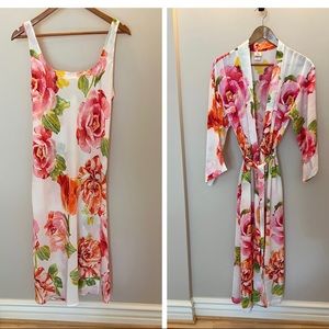 Set of nightgown and robe